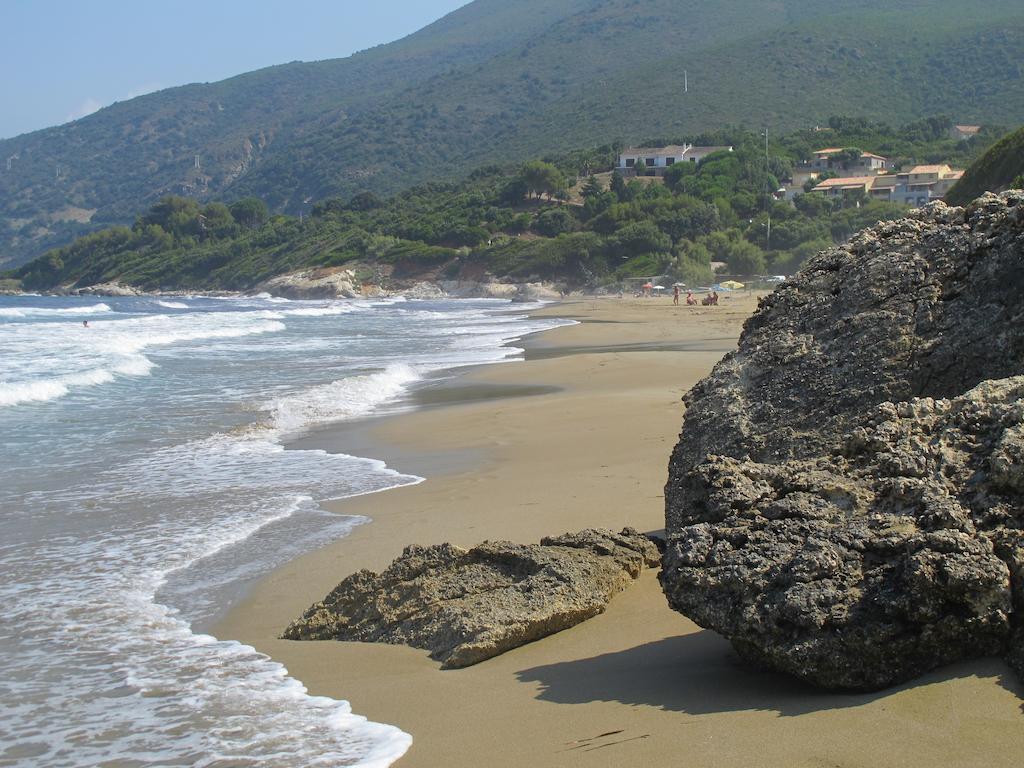 Residence Arinella Farinole Buitenkant foto