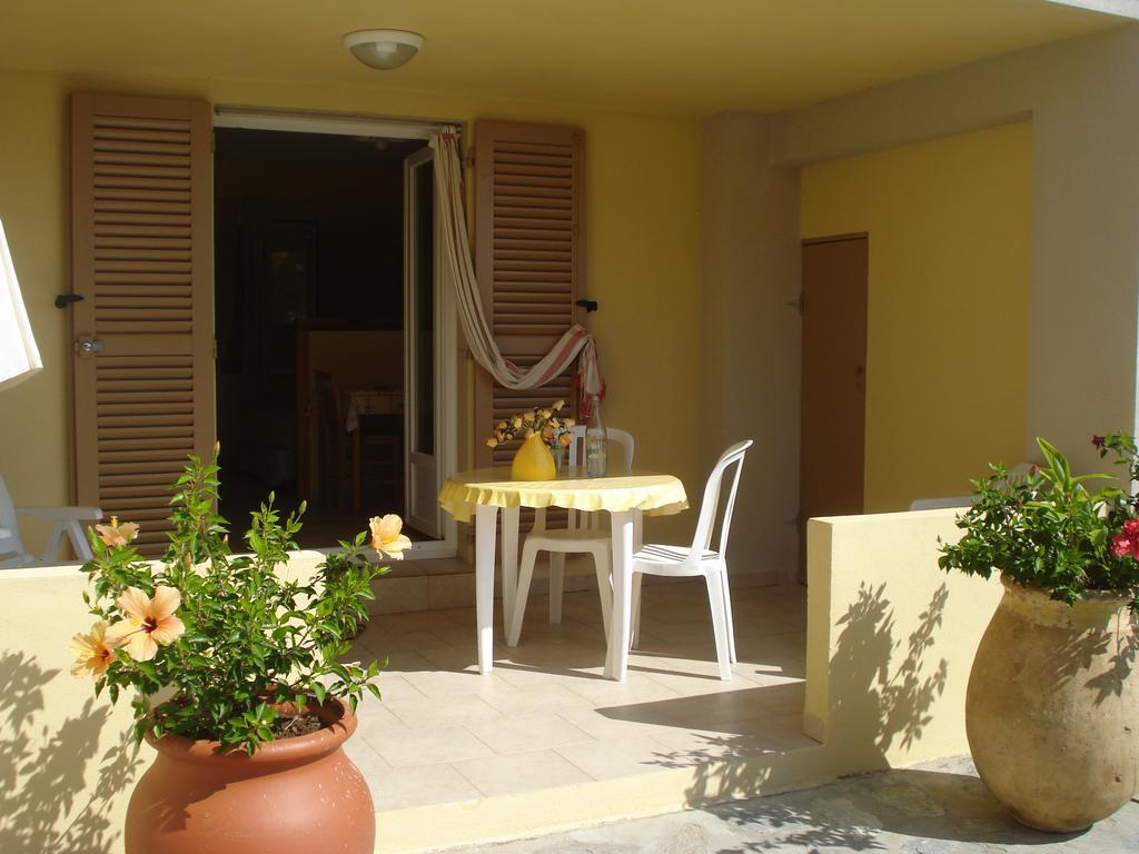 Residence Arinella Farinole Buitenkant foto